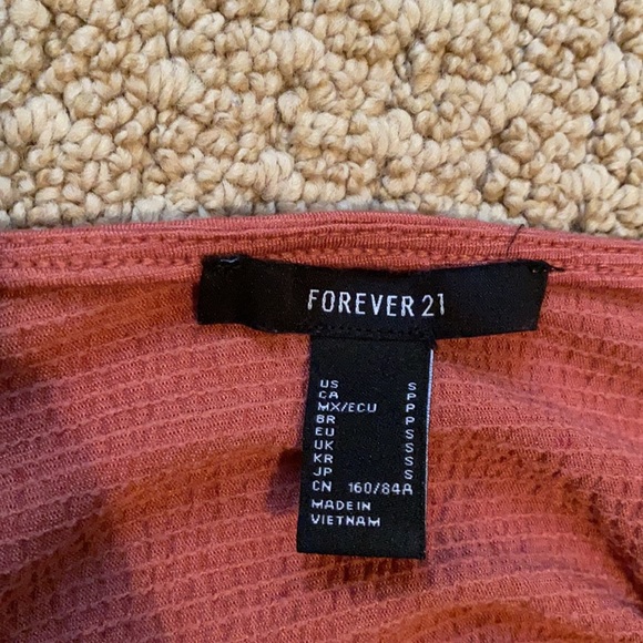 Low Rise Crop Top - Picture 2 of 5